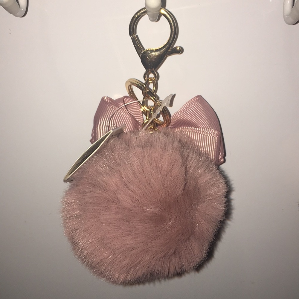 Key Ring / Round Keychain with Ribbon - Picture 4 of 4